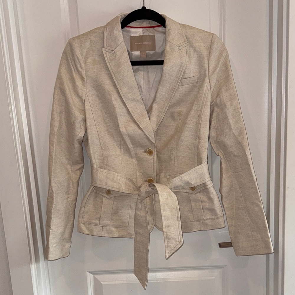 Banana Republic Light Beige Women's Safari Blazer with Belt size 2